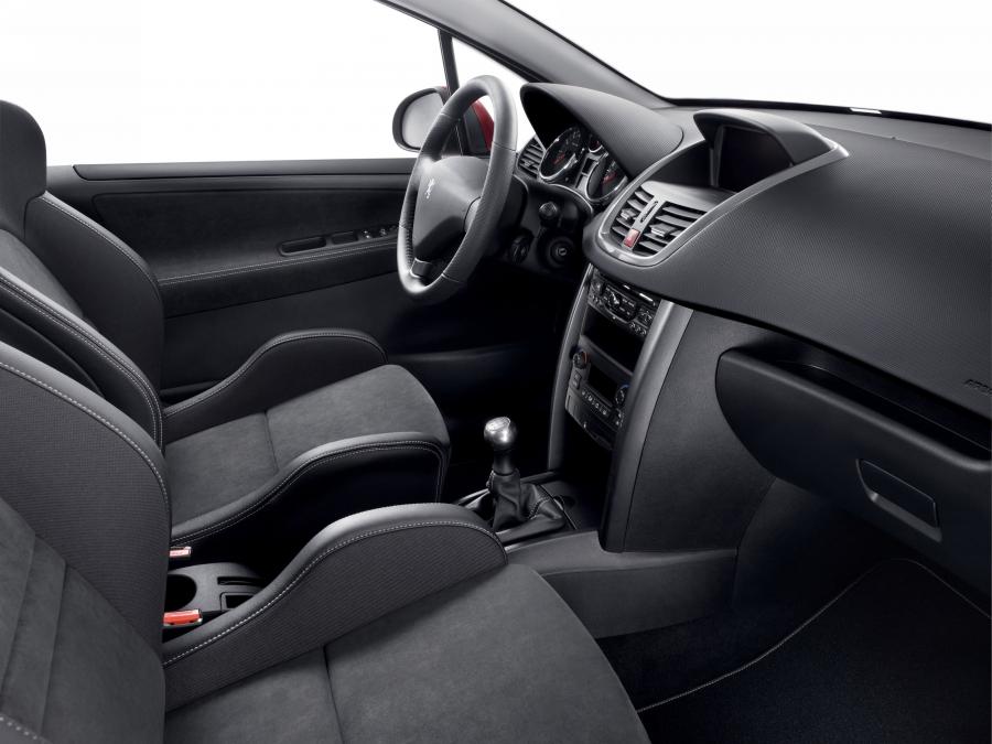  Peugeot 207 RC 2010 года  (фото 3 из 27)